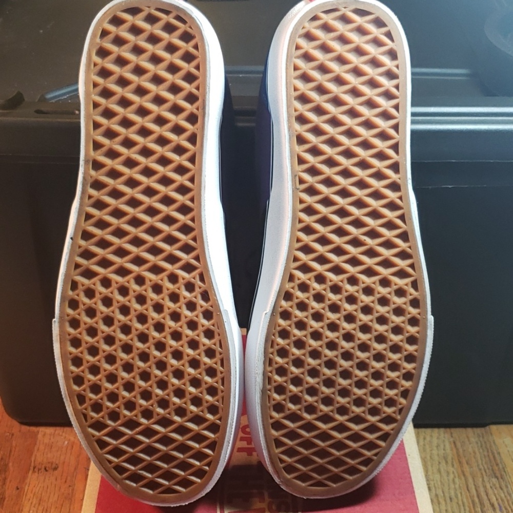 Vans - Picture 5 of 5